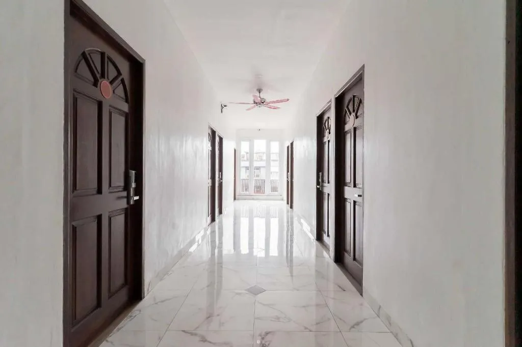 RedDoorz Plus @ Jalan Veteran Palembang-1